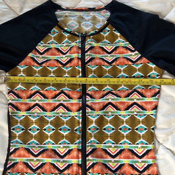 VOLCOM super cute 2pc long sleeves UPF50+ Rash guard with matching shorts small - Picture 10 of 17